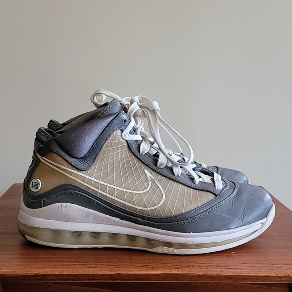Nike Air Max Lebron VII Sz 10.5